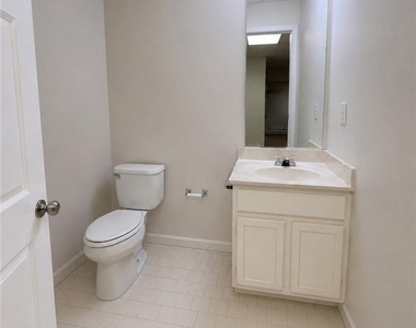 220 Saint Devon Crossing - Photo Thumbnail 34