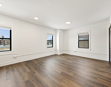 1233 Chicago Avenue - Photo Thumbnail 7