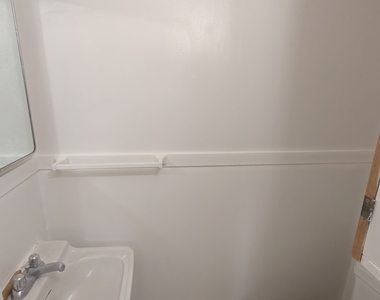 1233 Chicago Avenue - Photo Thumbnail 6