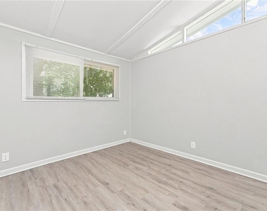 508 Landers Street - Photo Thumbnail 8