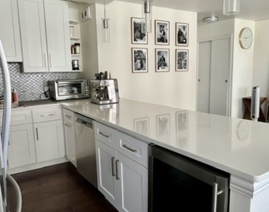 3550 N Lake Shore Drive - Photo Thumbnail 3