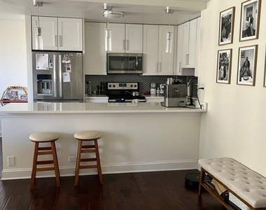 3550 N Lake Shore Drive - Photo Thumbnail 5
