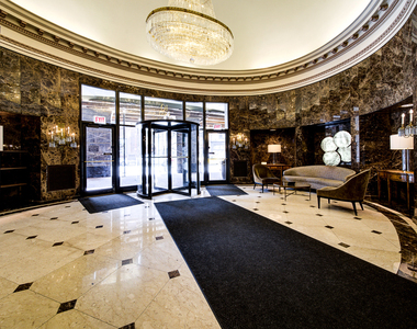 10 E Ontario Street - Photo Thumbnail 1