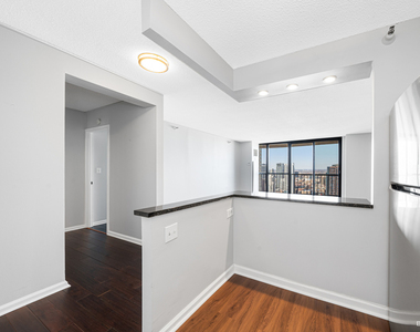 10 E Ontario Street - Photo Thumbnail 7