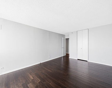 10 E Ontario Street - Photo Thumbnail 13
