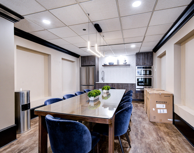 10 E Ontario Street - Photo Thumbnail 21