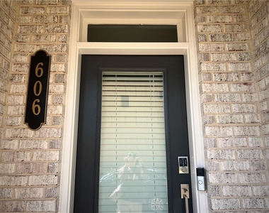 606 Alder Creek Way - Photo Thumbnail 1
