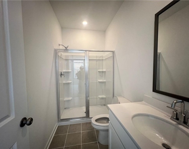606 Alder Creek Way - Photo Thumbnail 4