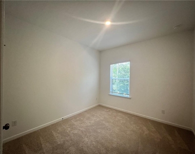606 Alder Creek Way - Photo Thumbnail 26