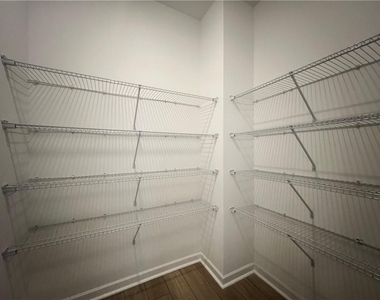 606 Alder Creek Way - Photo Thumbnail 10
