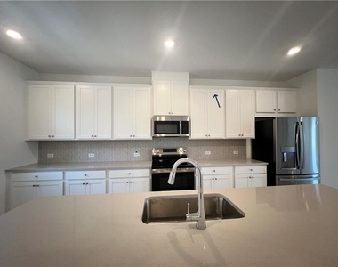 606 Alder Creek Way - Photo Thumbnail 7