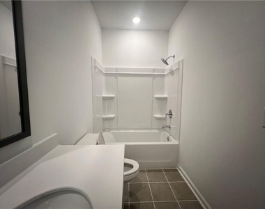 606 Alder Creek Way - Photo Thumbnail 28