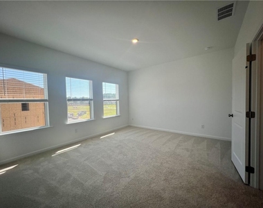 606 Alder Creek Way - Photo Thumbnail 32