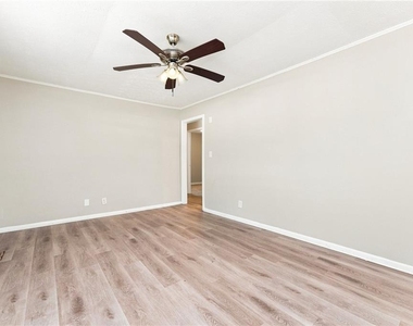515 Landers Street - Photo Thumbnail 4
