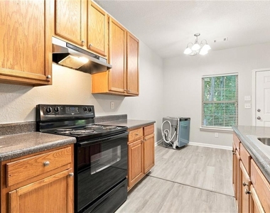 7130 Brookview Way - Photo Thumbnail 1