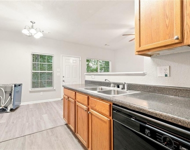 7130 Brookview Way - Photo Thumbnail 2