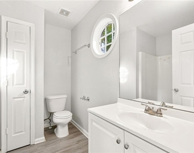 7130 Brookview Way - Photo Thumbnail 11