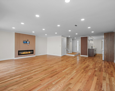 628 Martin Lane - Photo Thumbnail 6