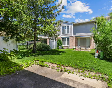 628 Martin Lane - Photo Thumbnail 4