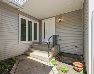 628 Martin Lane - Photo Thumbnail 1