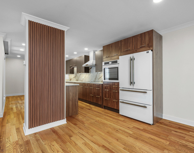 628 Martin Lane - Photo Thumbnail 10