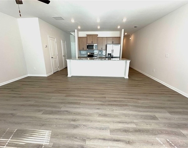 520 Hayes Lane - Photo Thumbnail 11