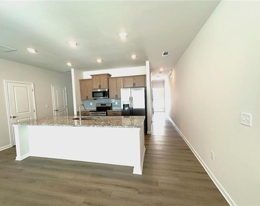 520 Hayes Lane - Photo Thumbnail 5