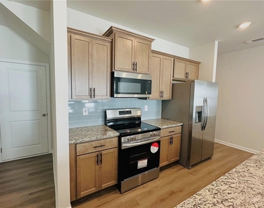 520 Hayes Lane - Photo Thumbnail 9