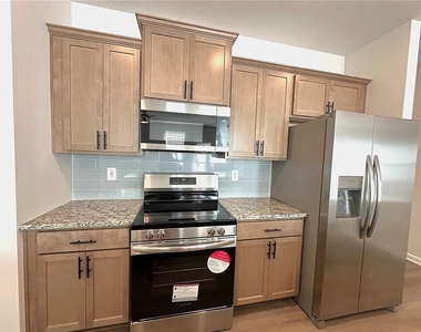 520 Hayes Lane - Photo Thumbnail 7
