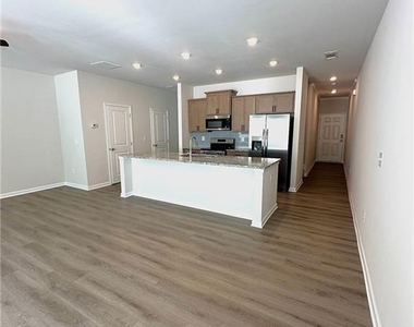520 Hayes Lane - Photo Thumbnail 12