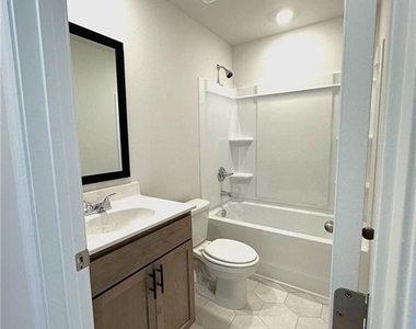 520 Hayes Lane - Photo Thumbnail 25