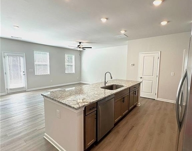 520 Hayes Lane - Photo Thumbnail 3
