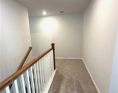 520 Hayes Lane - Photo Thumbnail 13