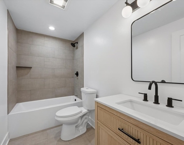 2601 N California Avenue - Photo Thumbnail 11