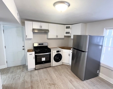 2633 S Christiana Avenue - Photo Thumbnail 2