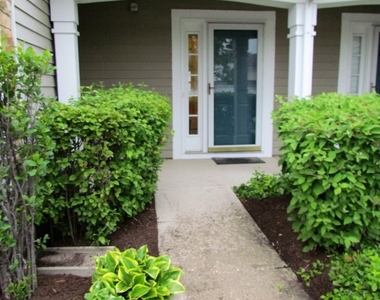 1560 E Chivalry Court - Photo Thumbnail 19