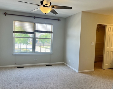 1560 E Chivalry Court - Photo Thumbnail 16