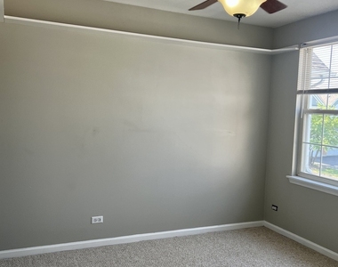 1560 E Chivalry Court - Photo Thumbnail 14