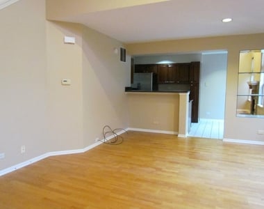 1560 E Chivalry Court - Photo Thumbnail 2