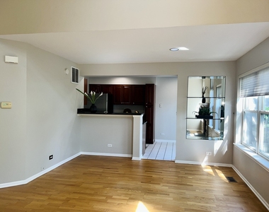 1560 E Chivalry Court - Photo Thumbnail 12