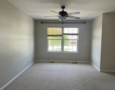 1560 E Chivalry Court - Photo Thumbnail 13