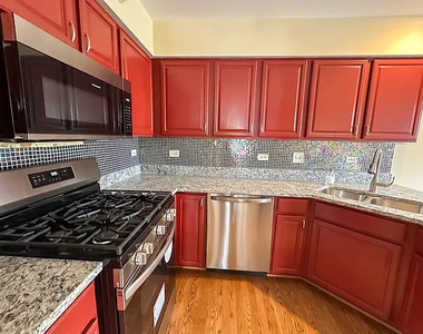 2462 Frost Drive - Photo Thumbnail 2