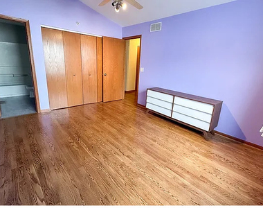 2462 Frost Drive - Photo Thumbnail 9