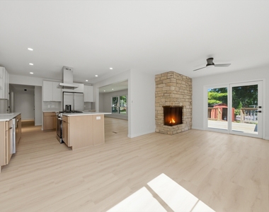 817 Illinois Avenue - Photo Thumbnail 1