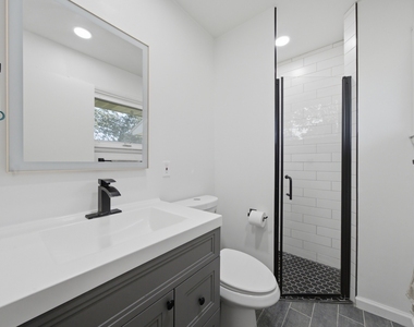 817 Illinois Avenue - Photo Thumbnail 9