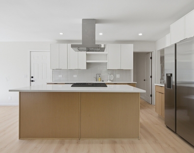 817 Illinois Avenue - Photo Thumbnail 6