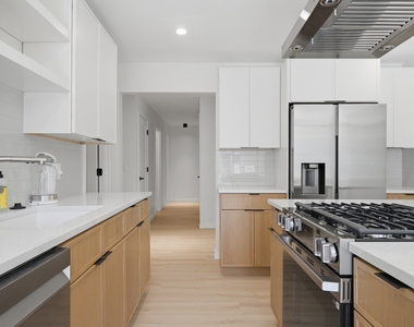 817 Illinois Avenue - Photo Thumbnail 7