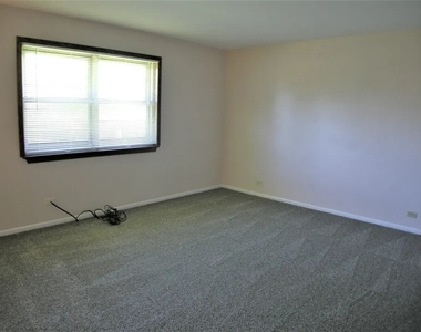 1514 Shepard Circle - Photo Thumbnail 11