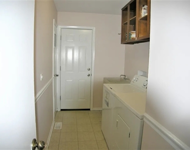 1514 Shepard Circle - Photo Thumbnail 17