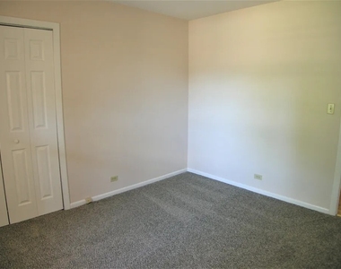 1514 Shepard Circle - Photo Thumbnail 7